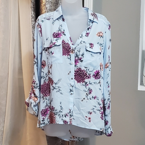 Candie's Tops - NWT Candies button down floral shirt size M